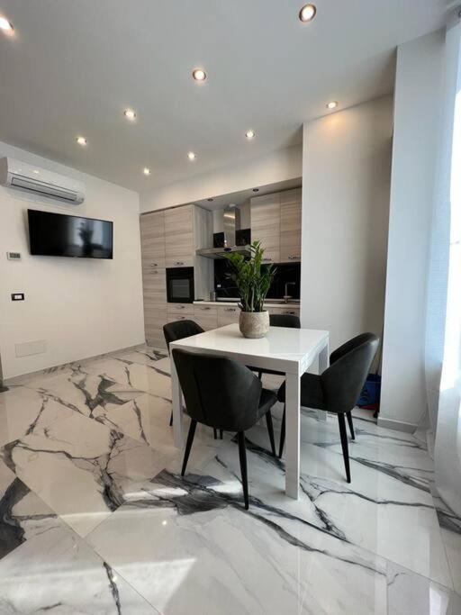 Appartamento Luxury Carrara Milan Bagian luar foto